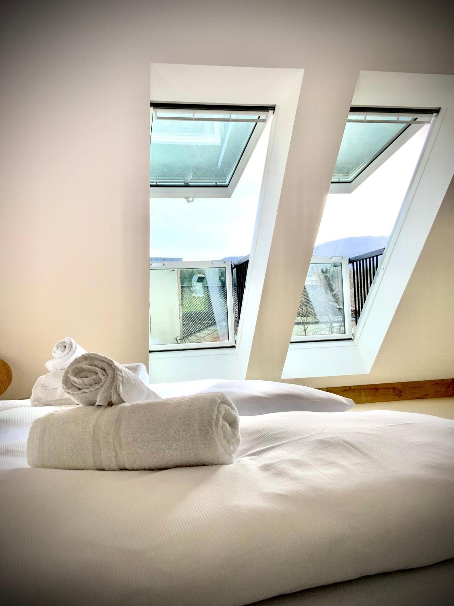 Waterfront - Urbane Eleganz Am Bachufer Apartment Villach Room photo