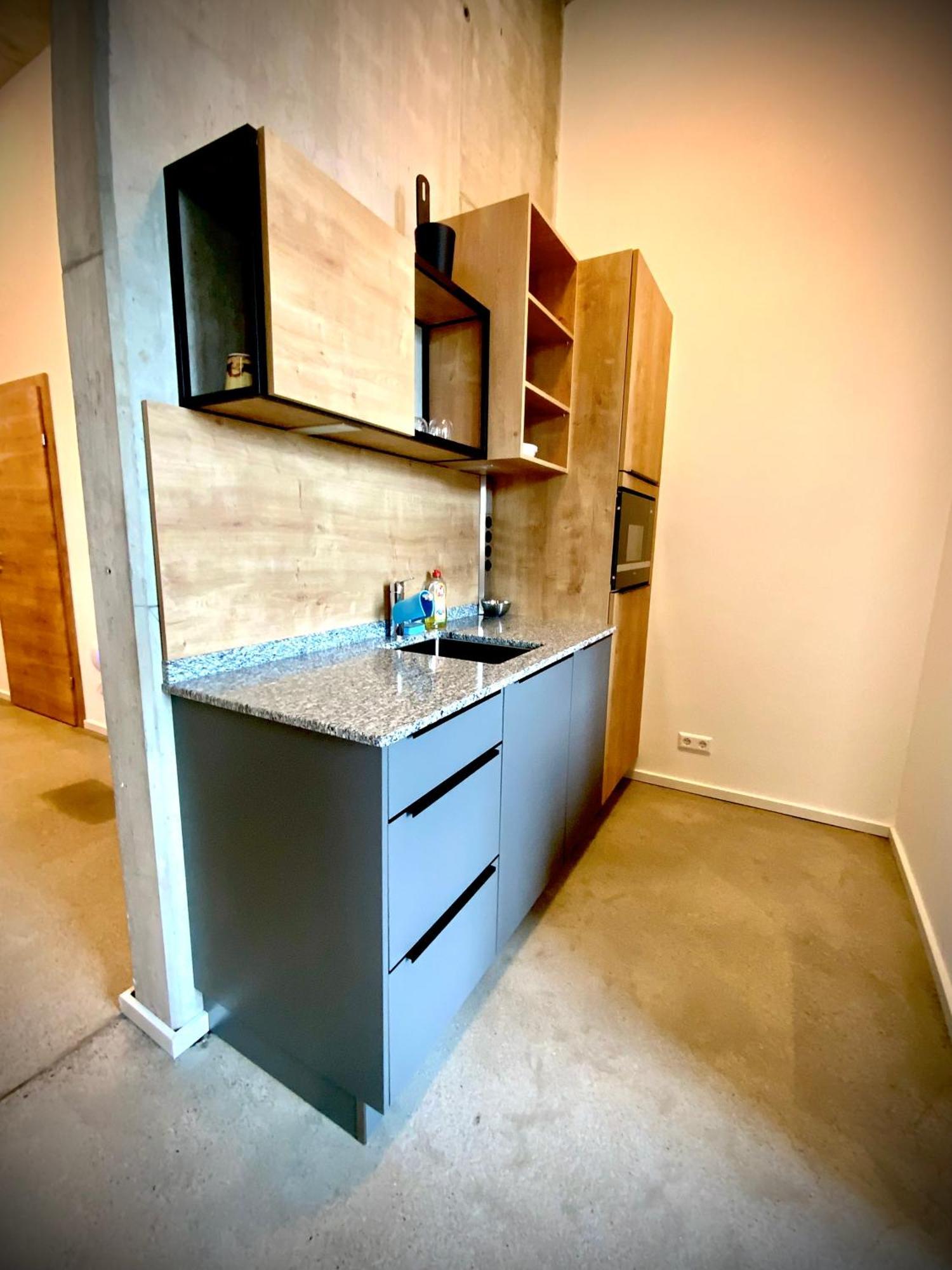 Waterfront - Urbane Eleganz Am Bachufer Apartment Villach Room photo