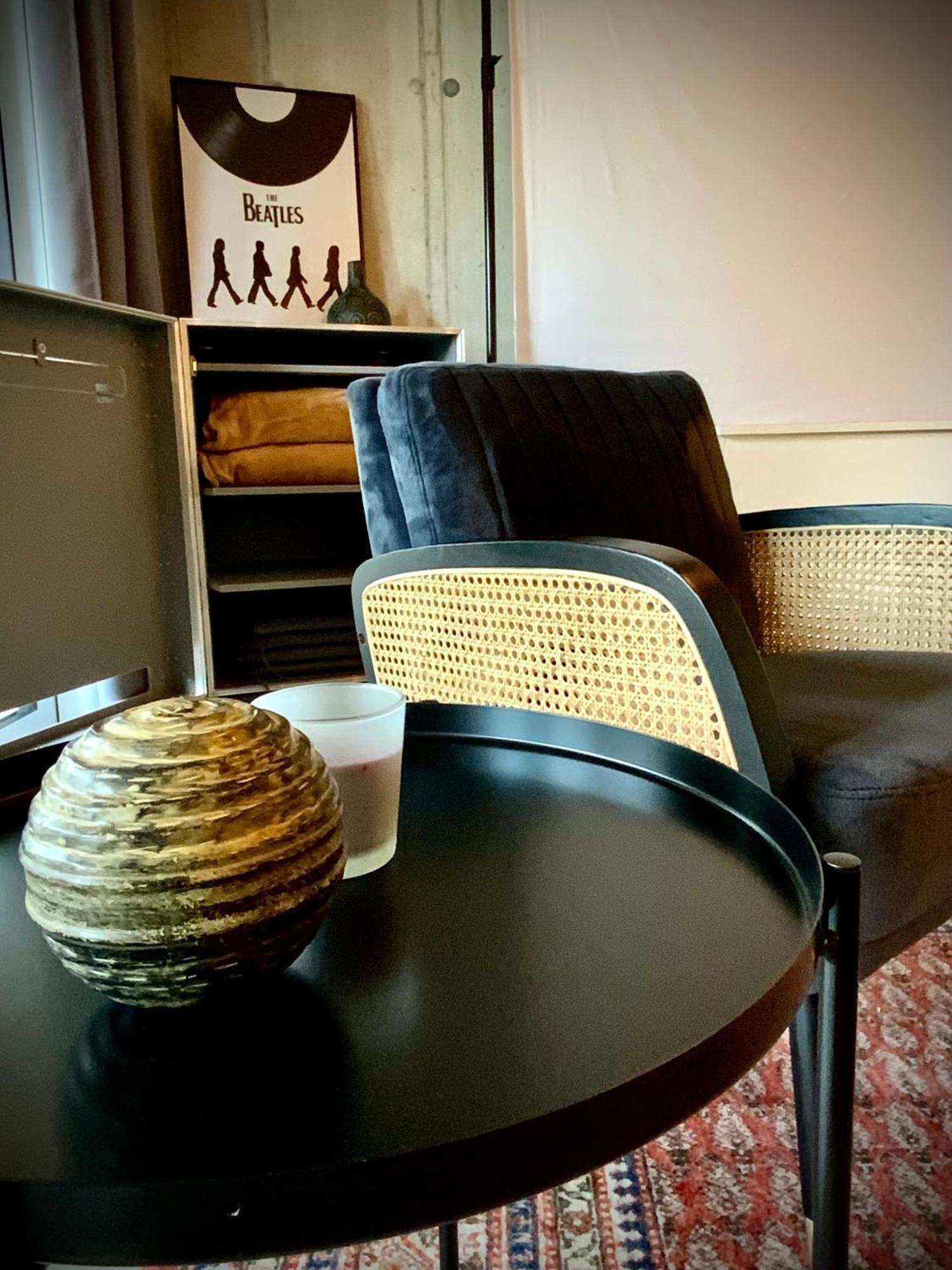 Waterfront - Urbane Eleganz Am Bachufer Apartment Villach Room photo